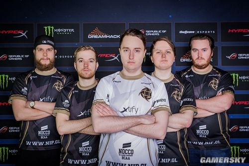 100 Thieves CEO花费$30,000进行箱子开启，获得$3,000刀具