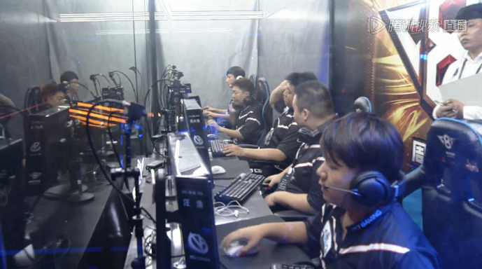 B8 对阵 NAVI，FaZe 对阵 Passion UA — StarLadder 布达佩斯 Major 2025 第三阶段决赛轮次的赛程